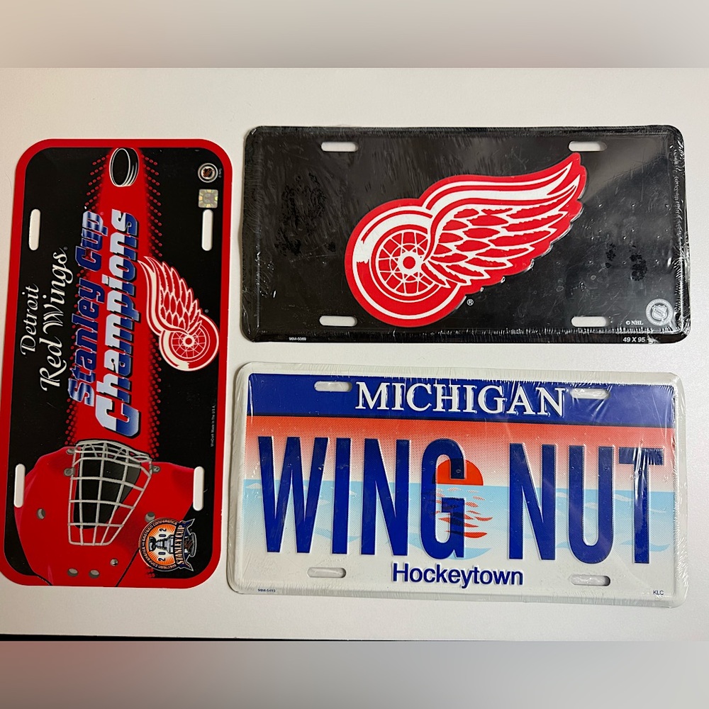 (3) DETROIT RED WINGS COLLECTOR LICENSE PLATES HOCKEY TOWN EMBOSSED ALUMINUM - Picture 1 of 5